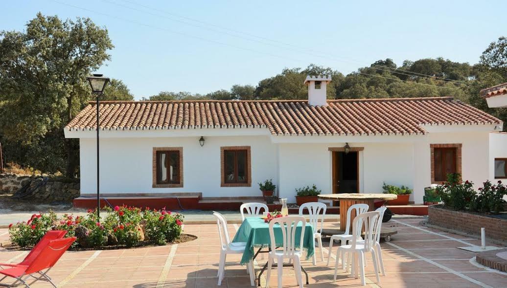 Santa Marta Complejo Rural Con Pista De Padel Casa de hóspedes Archidona Exterior foto